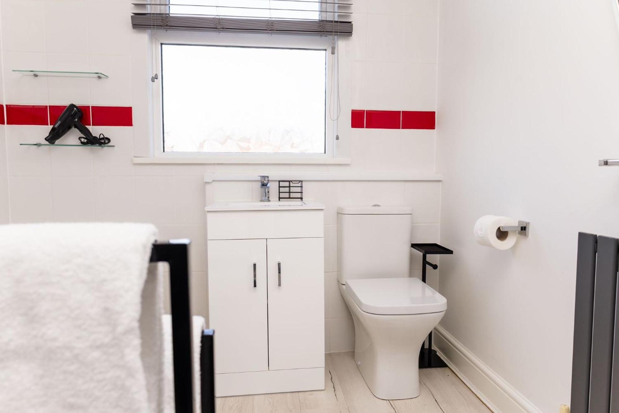 Muriel Retreat - Central Location - Free Parking, Fast Wifi, Smarttv With Netflix By Yoko Property Villa Redcar Exterior photo